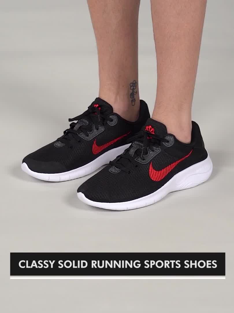 Nike black clearance red running shoes