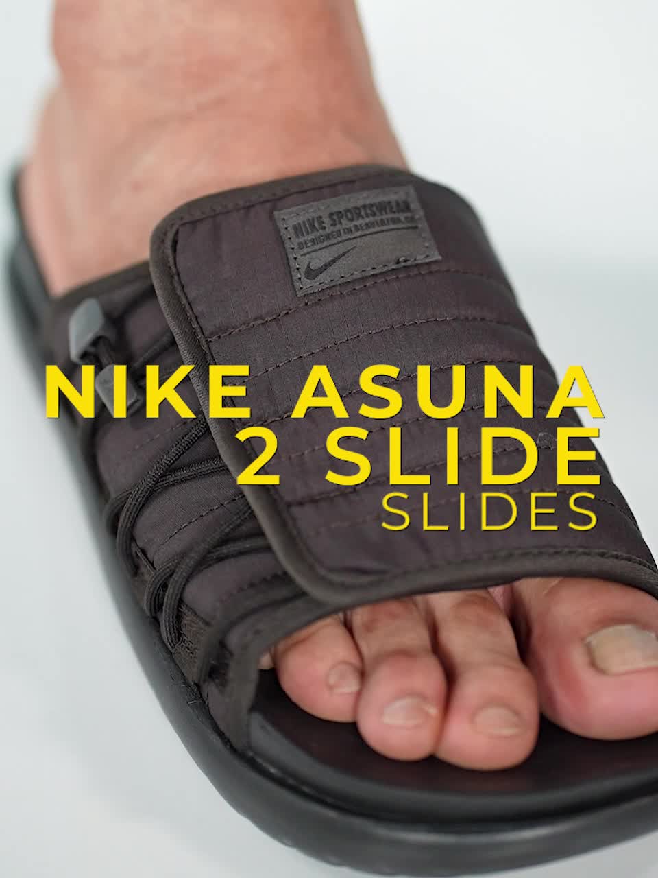 Nike asuna best sale slide on feet