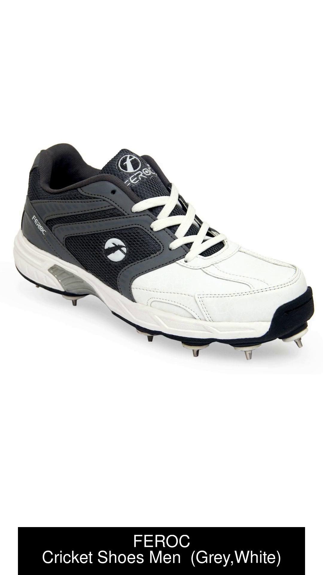 Light weight hot sale cricket shoes